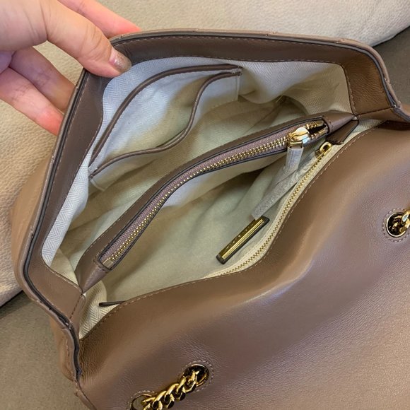 TORY BURCH Kira Chevron Convertible Shoulder Bag - Picture 8 of 9